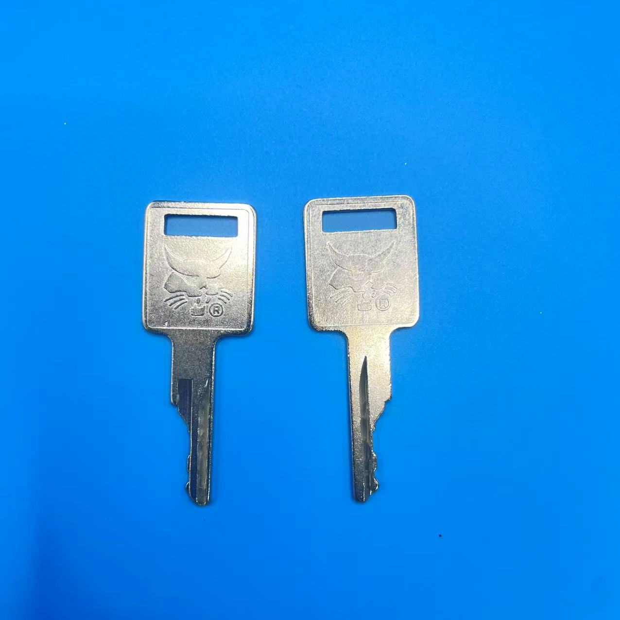 S331/S160 لمفتاح البوبكات S550 - مراجعة Heavy Equipment Keychain وسعره
