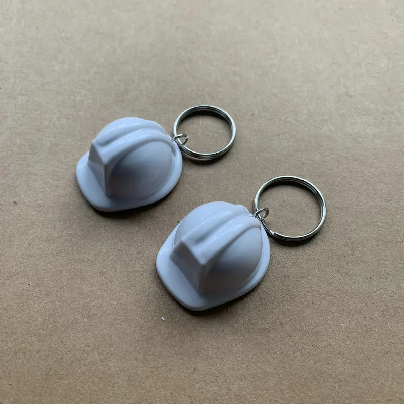 سلسلة مفاتيح خوذة أمان ثلاثية  - مراجعة Heavy Equipment Keychain وسعره